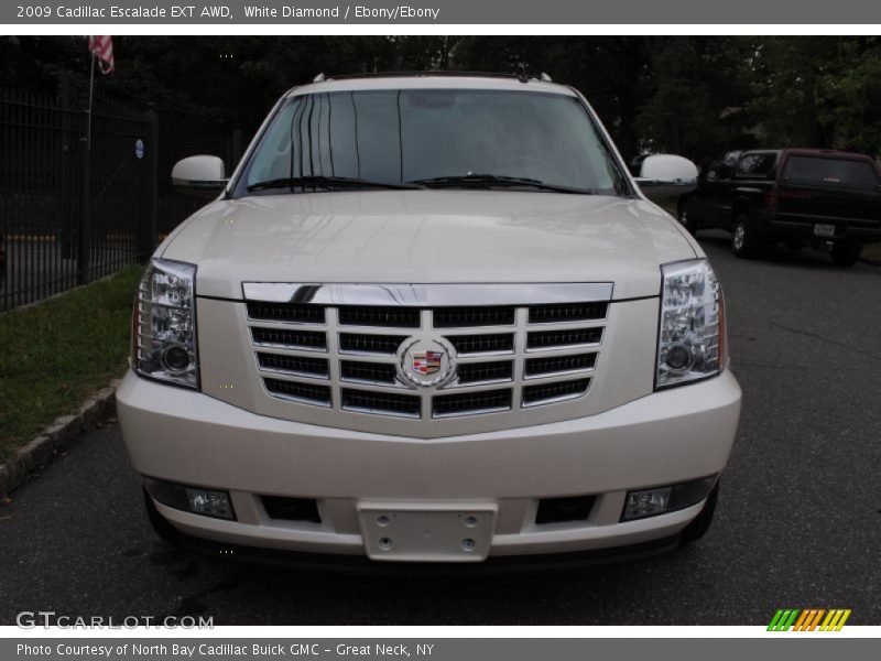 White Diamond / Ebony/Ebony 2009 Cadillac Escalade EXT AWD