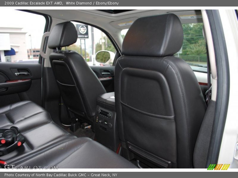 White Diamond / Ebony/Ebony 2009 Cadillac Escalade EXT AWD