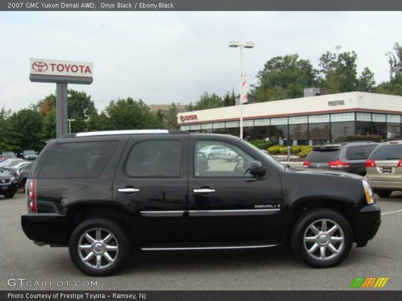 Onyx Black / Ebony Black 2007 GMC Yukon Denali AWD