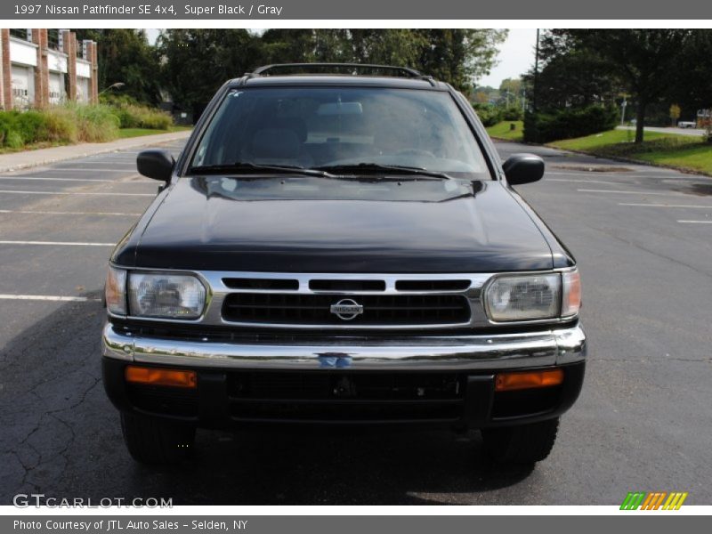 Super Black / Gray 1997 Nissan Pathfinder SE 4x4