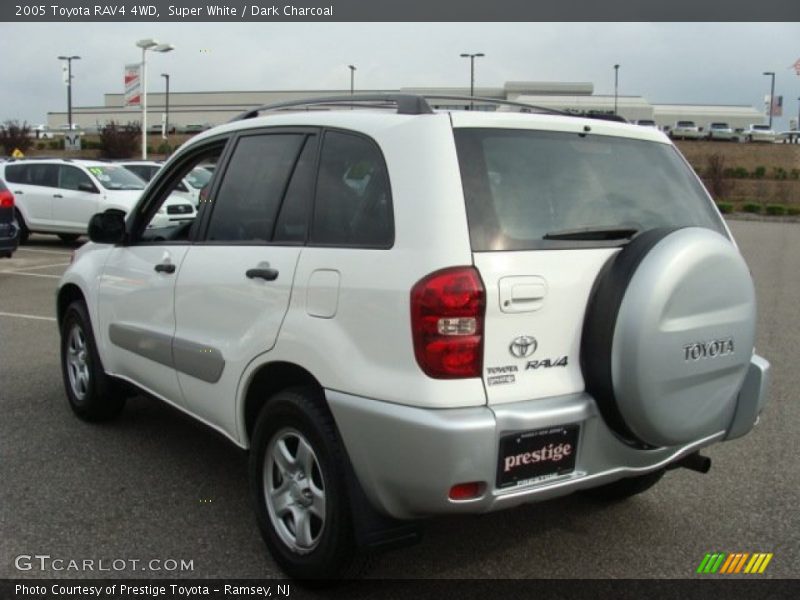 Super White / Dark Charcoal 2005 Toyota RAV4 4WD