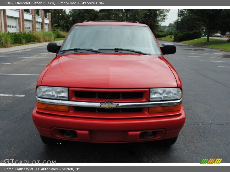 Victory Red / Graphite Gray 2004 Chevrolet Blazer LS 4x4