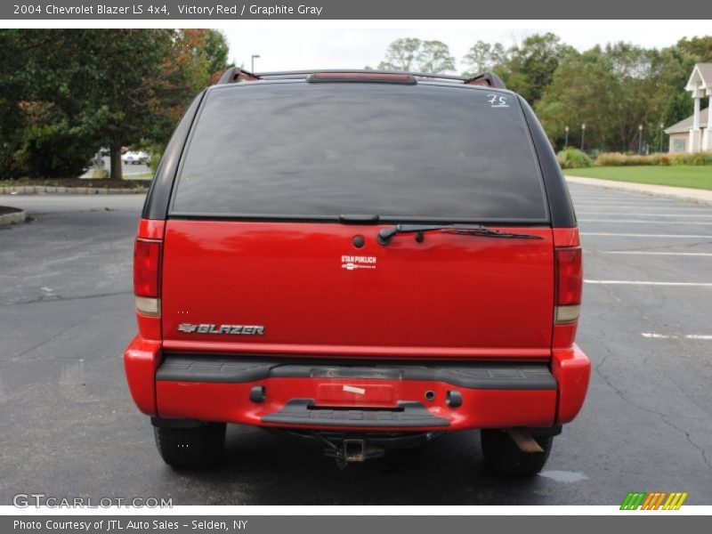 Victory Red / Graphite Gray 2004 Chevrolet Blazer LS 4x4