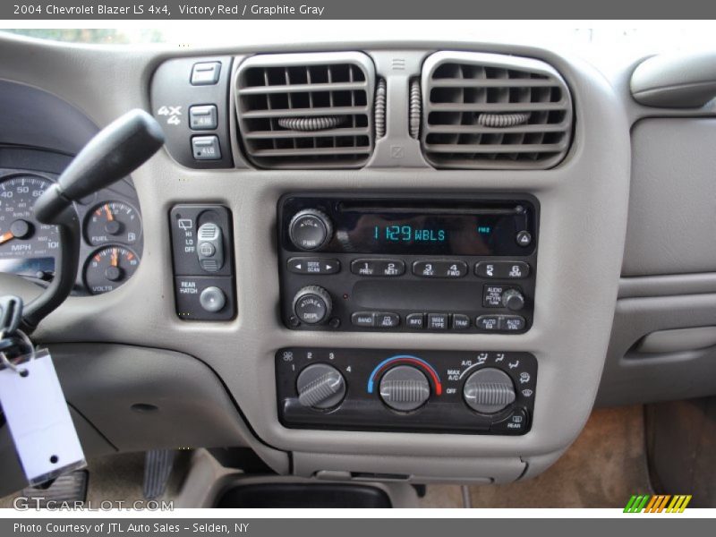 Victory Red / Graphite Gray 2004 Chevrolet Blazer LS 4x4