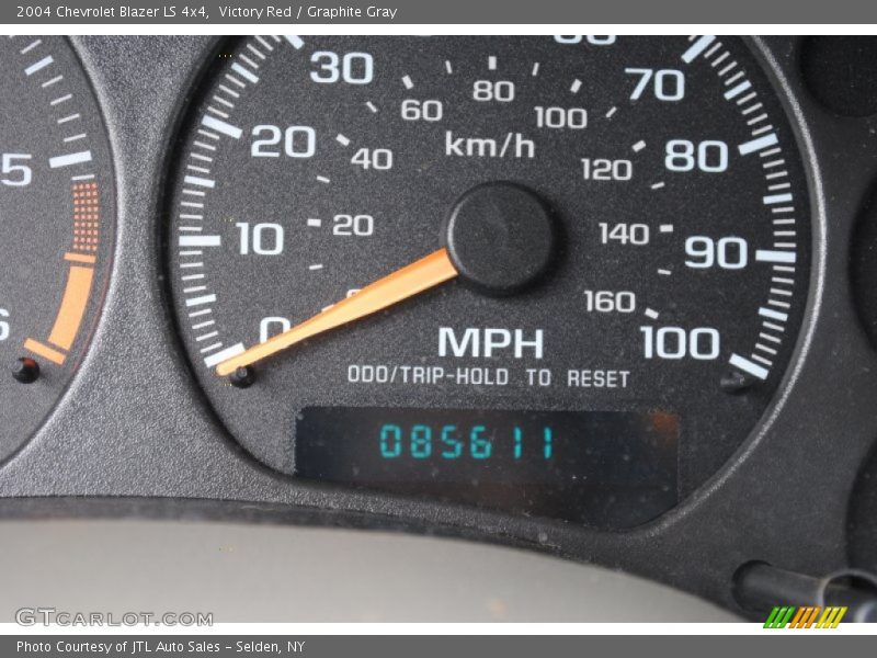 Victory Red / Graphite Gray 2004 Chevrolet Blazer LS 4x4