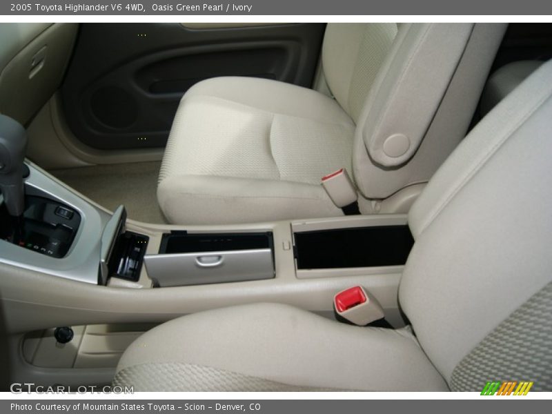 Oasis Green Pearl / Ivory 2005 Toyota Highlander V6 4WD