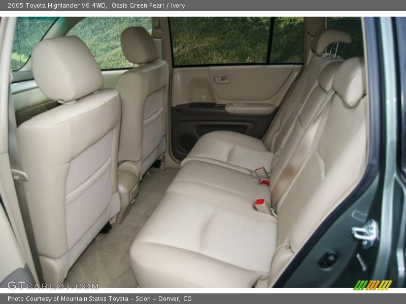Oasis Green Pearl / Ivory 2005 Toyota Highlander V6 4WD