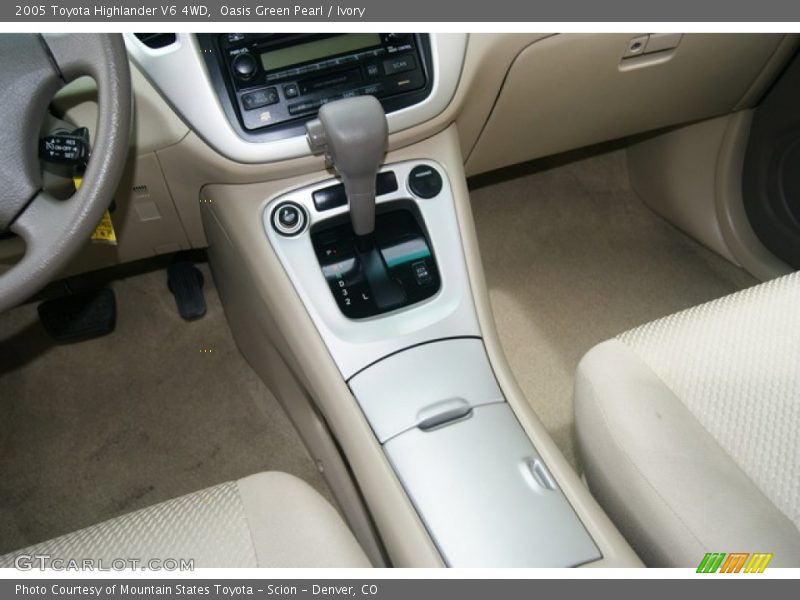 Oasis Green Pearl / Ivory 2005 Toyota Highlander V6 4WD