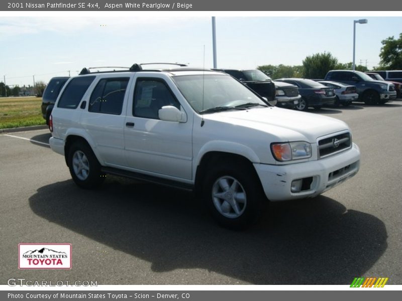 Aspen White Pearlglow / Beige 2001 Nissan Pathfinder SE 4x4