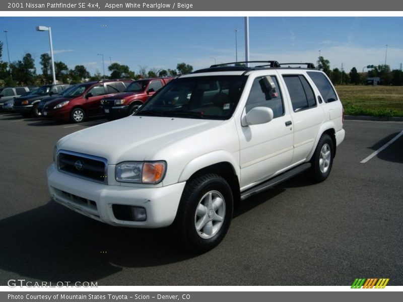 Aspen White Pearlglow / Beige 2001 Nissan Pathfinder SE 4x4