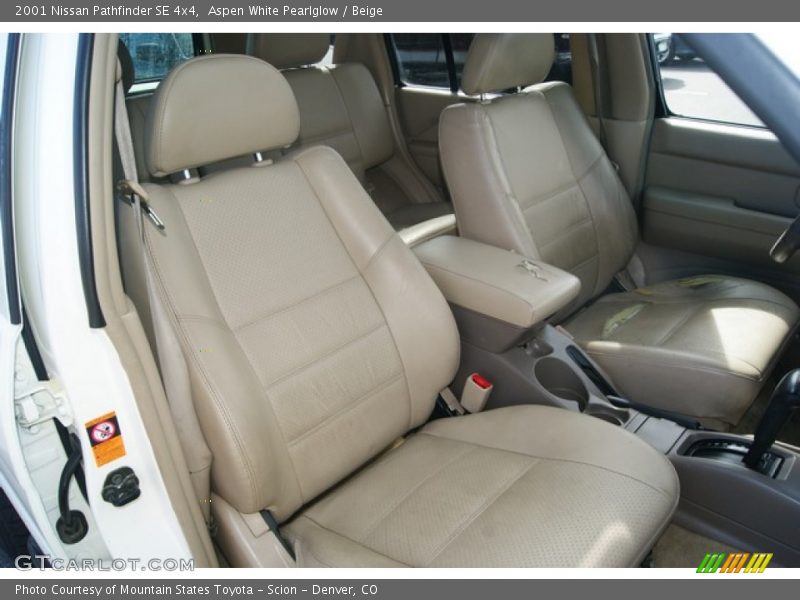 Aspen White Pearlglow / Beige 2001 Nissan Pathfinder SE 4x4