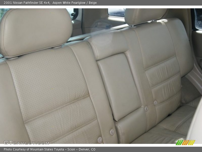 Aspen White Pearlglow / Beige 2001 Nissan Pathfinder SE 4x4