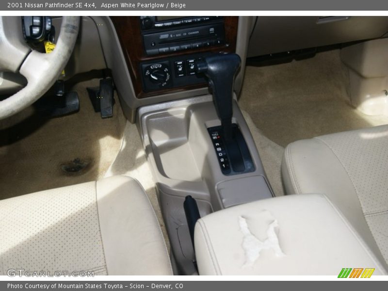 Aspen White Pearlglow / Beige 2001 Nissan Pathfinder SE 4x4