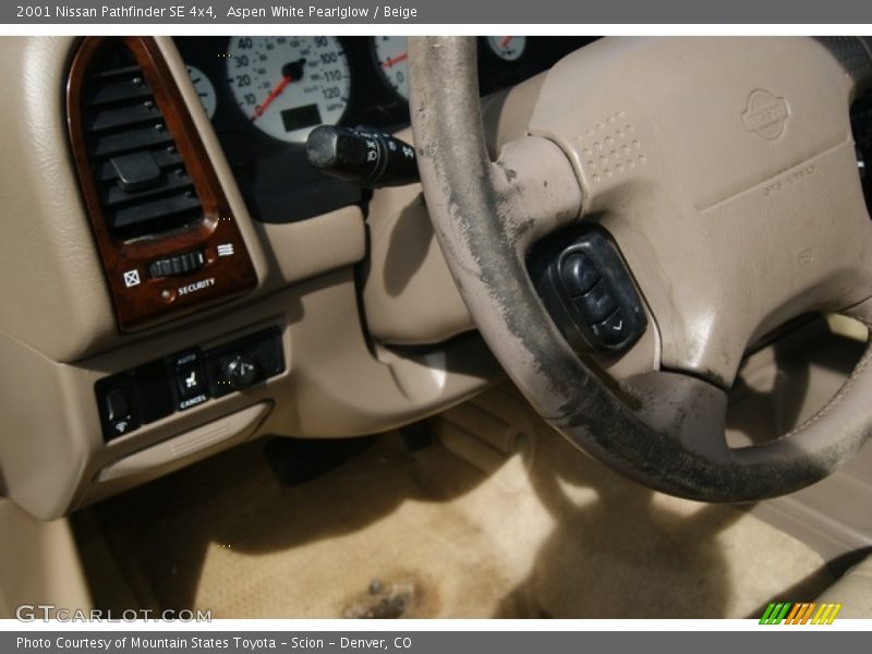 Aspen White Pearlglow / Beige 2001 Nissan Pathfinder SE 4x4