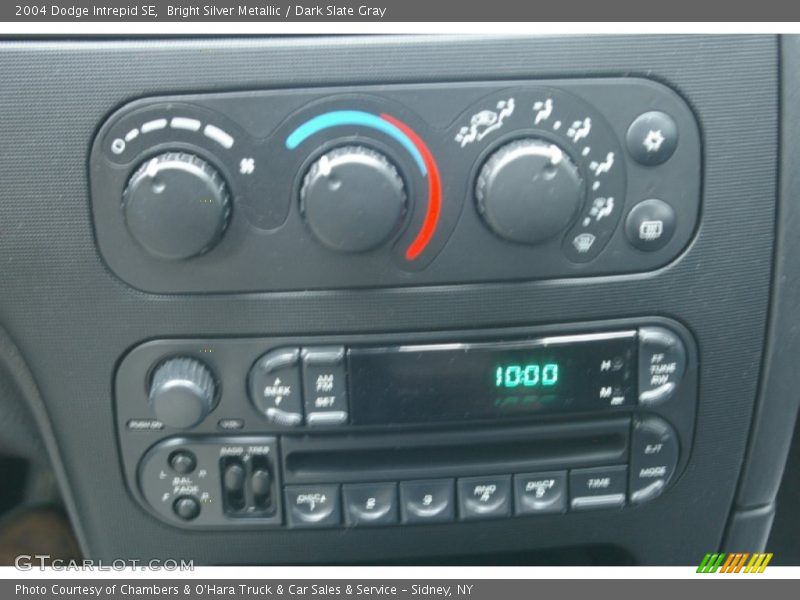 Bright Silver Metallic / Dark Slate Gray 2004 Dodge Intrepid SE