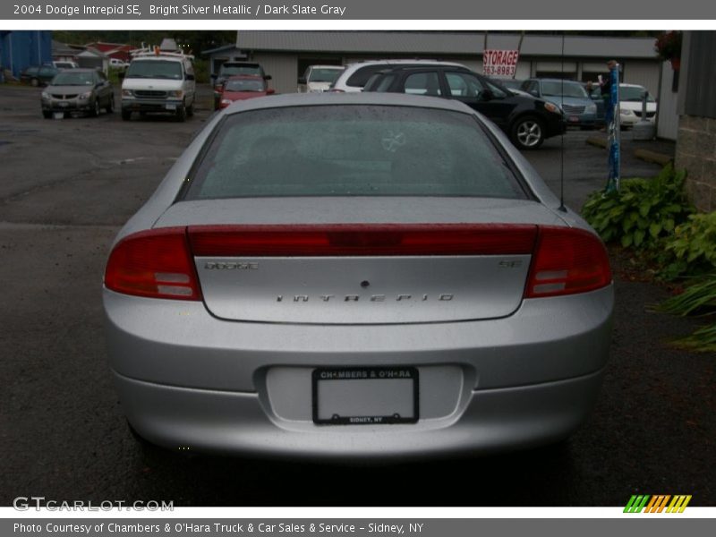 Bright Silver Metallic / Dark Slate Gray 2004 Dodge Intrepid SE