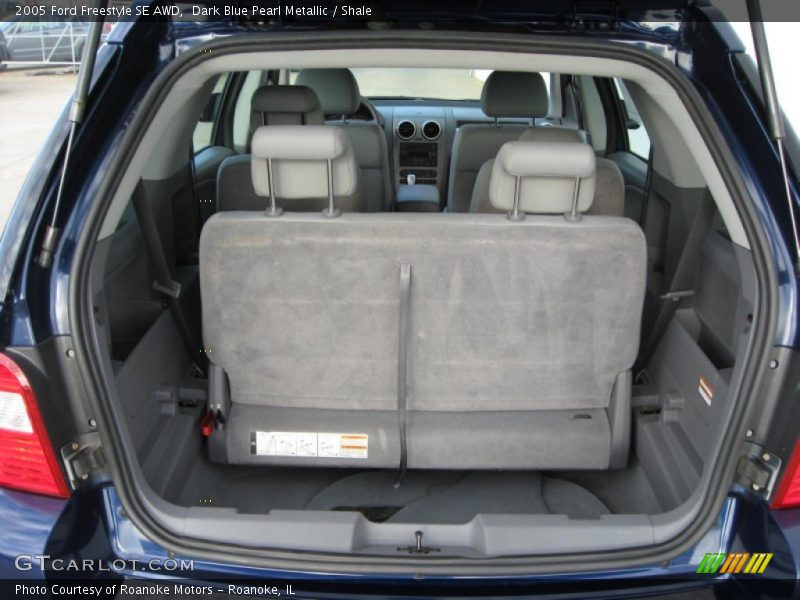  2005 Freestyle SE AWD Trunk