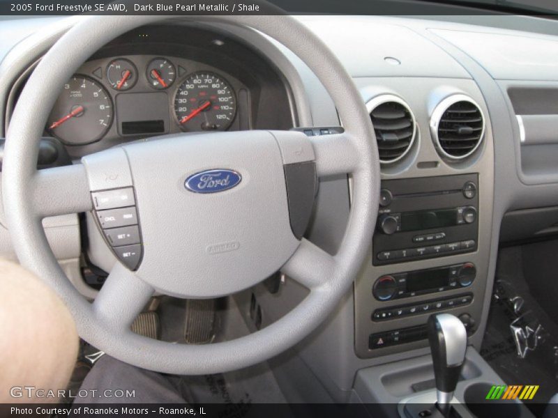  2005 Freestyle SE AWD Steering Wheel