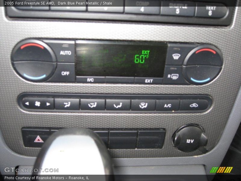 Controls of 2005 Freestyle SE AWD