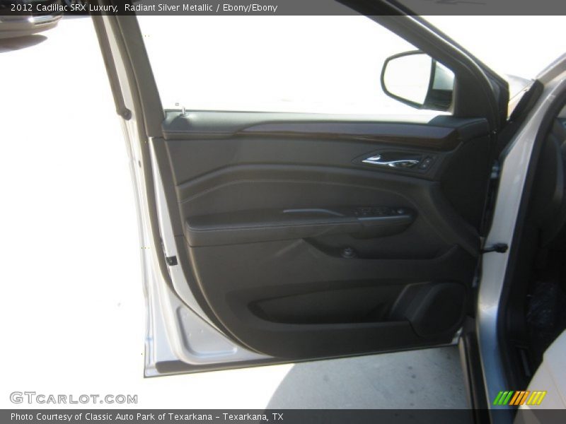 Radiant Silver Metallic / Ebony/Ebony 2012 Cadillac SRX Luxury