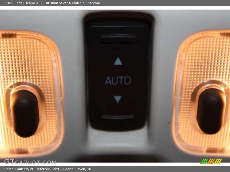 Brilliant Silver Metallic / Charcoal 2009 Ford Escape XLT