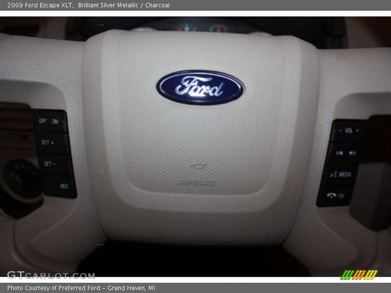 Brilliant Silver Metallic / Charcoal 2009 Ford Escape XLT