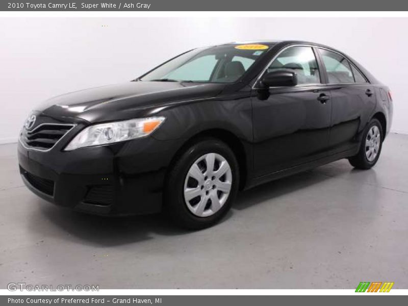 Super White / Ash Gray 2010 Toyota Camry LE