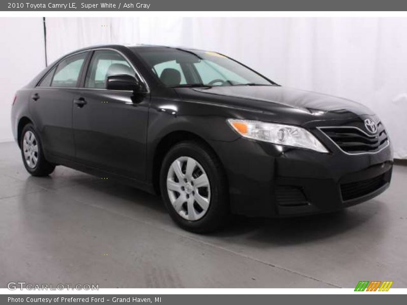 Super White / Ash Gray 2010 Toyota Camry LE