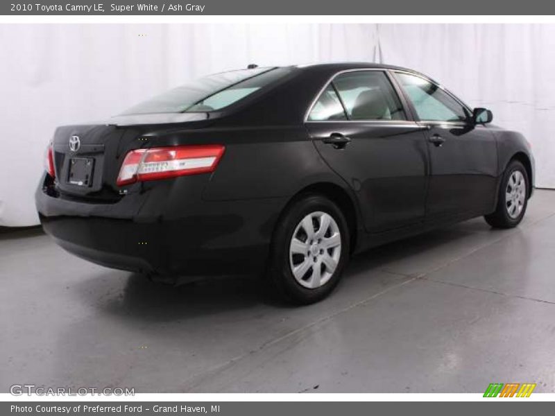 Super White / Ash Gray 2010 Toyota Camry LE