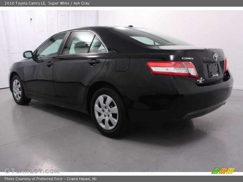 Super White / Ash Gray 2010 Toyota Camry LE