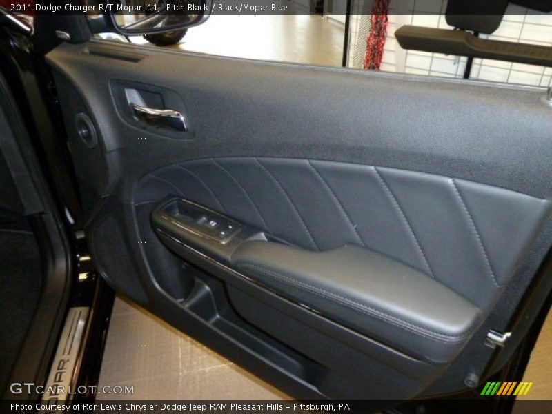 Door Panel of 2011 Charger R/T Mopar '11