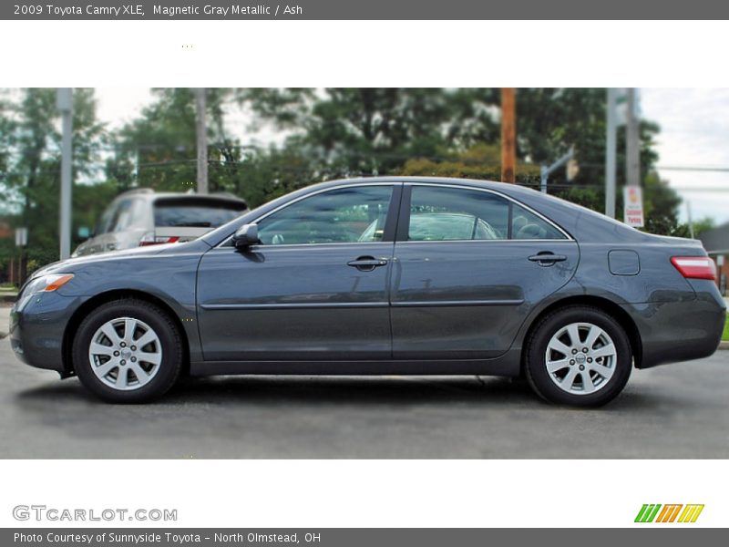 Magnetic Gray Metallic / Ash 2009 Toyota Camry XLE
