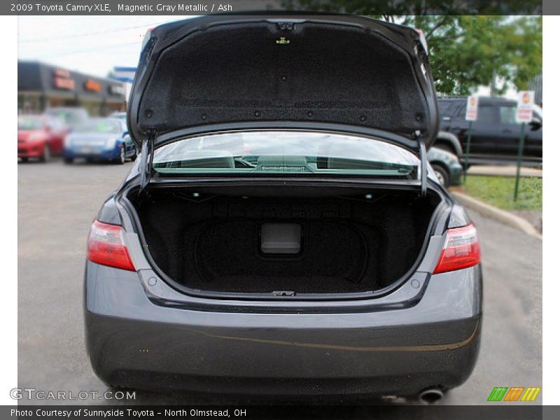 Magnetic Gray Metallic / Ash 2009 Toyota Camry XLE