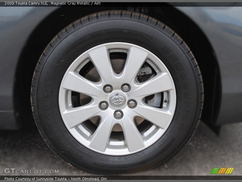 Magnetic Gray Metallic / Ash 2009 Toyota Camry XLE