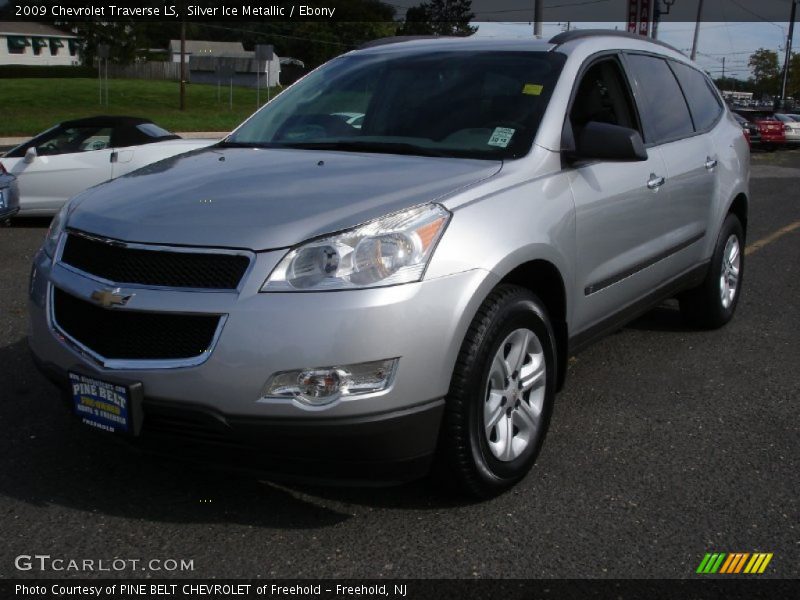 Silver Ice Metallic / Ebony 2009 Chevrolet Traverse LS