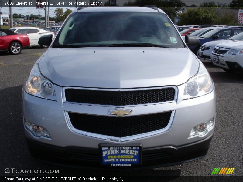 Silver Ice Metallic / Ebony 2009 Chevrolet Traverse LS