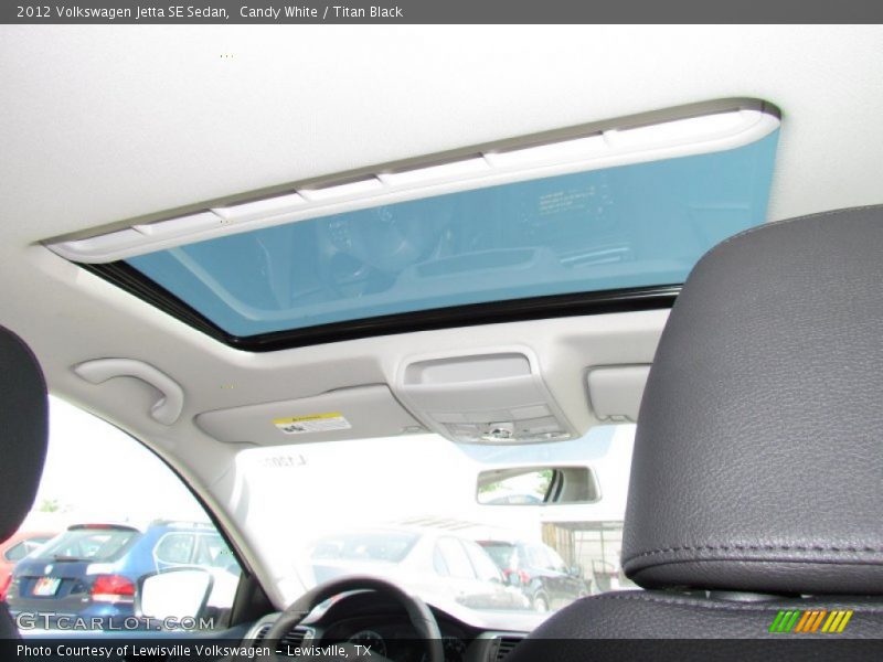 Candy White / Titan Black 2012 Volkswagen Jetta SE Sedan