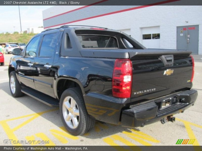 Black / Ebony 2007 Chevrolet Avalanche LTZ 4WD