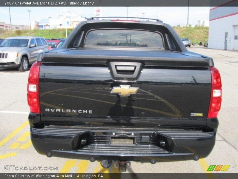 Black / Ebony 2007 Chevrolet Avalanche LTZ 4WD