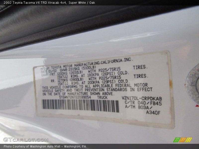 Super White / Oak 2002 Toyota Tacoma V6 TRD Xtracab 4x4