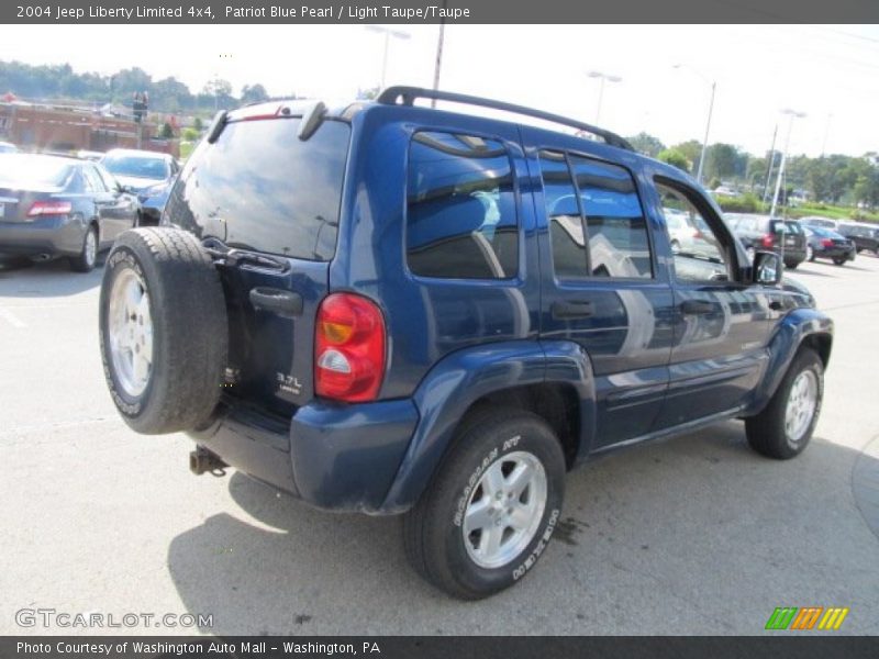 Patriot Blue Pearl / Light Taupe/Taupe 2004 Jeep Liberty Limited 4x4