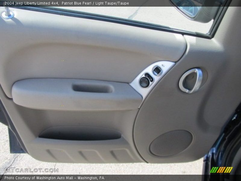 Patriot Blue Pearl / Light Taupe/Taupe 2004 Jeep Liberty Limited 4x4