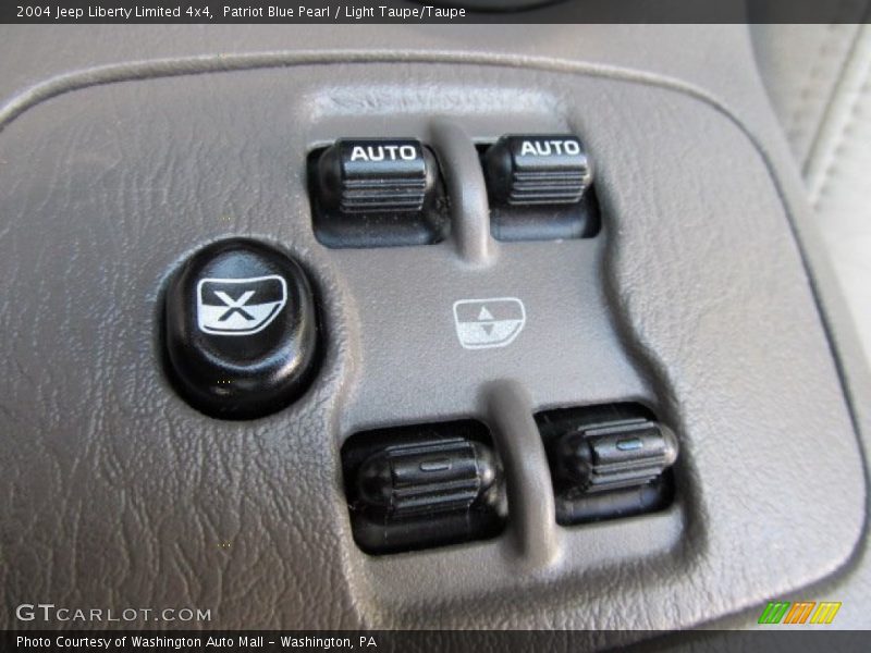 Patriot Blue Pearl / Light Taupe/Taupe 2004 Jeep Liberty Limited 4x4