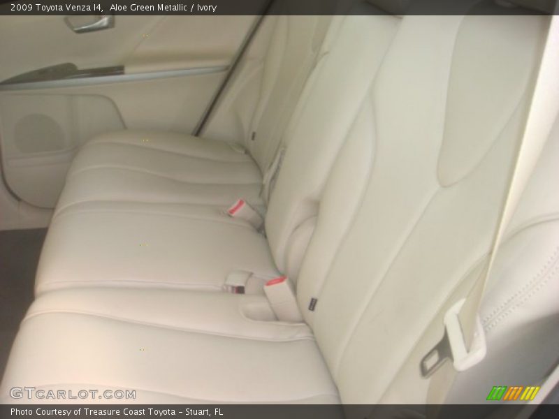Aloe Green Metallic / Ivory 2009 Toyota Venza I4