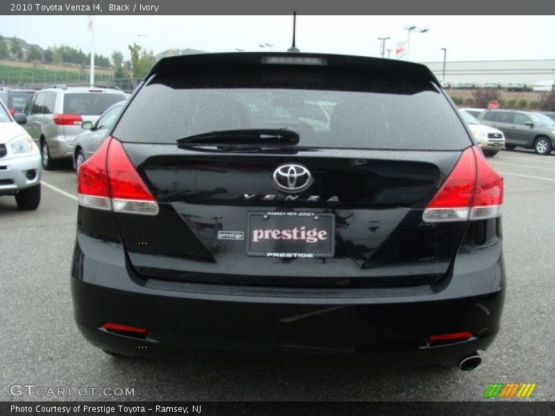 Black / Ivory 2010 Toyota Venza I4
