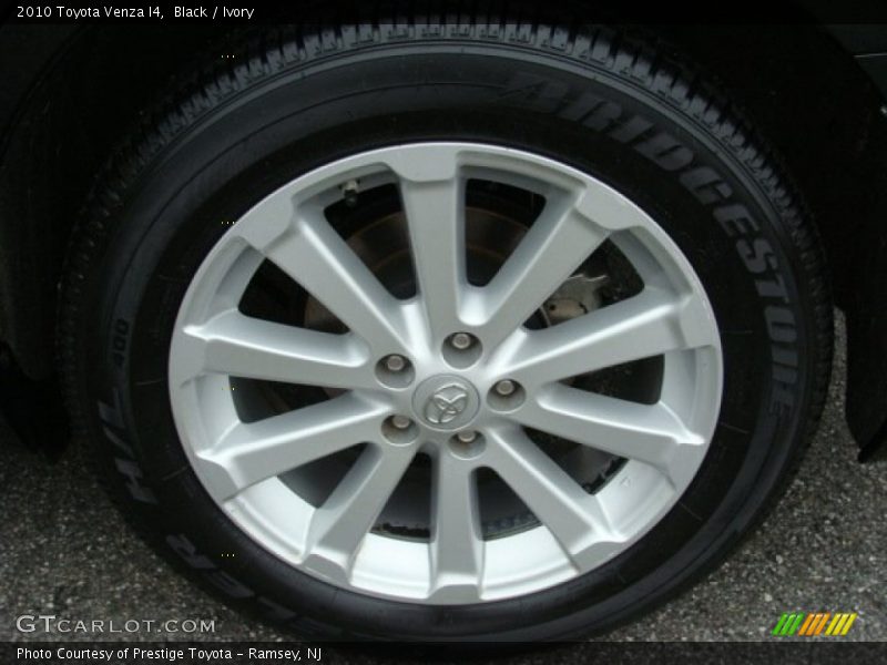 Black / Ivory 2010 Toyota Venza I4