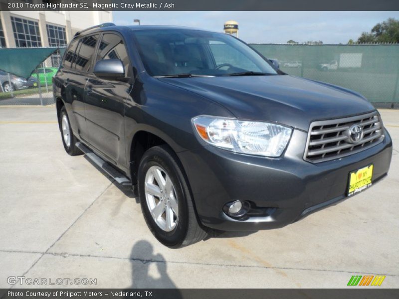 Magnetic Gray Metallic / Ash 2010 Toyota Highlander SE