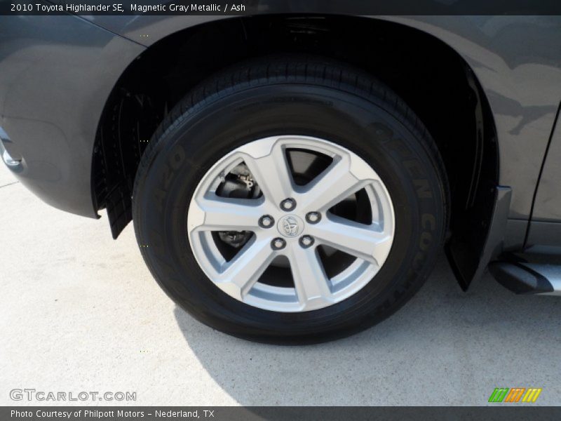Magnetic Gray Metallic / Ash 2010 Toyota Highlander SE