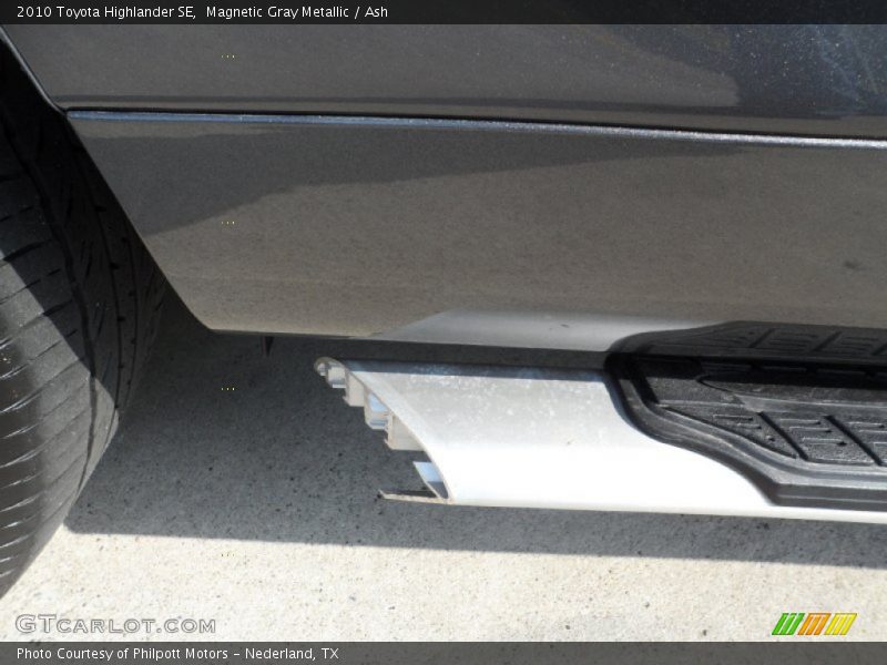 Magnetic Gray Metallic / Ash 2010 Toyota Highlander SE