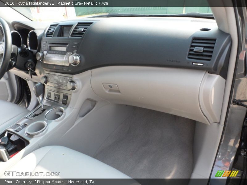 Magnetic Gray Metallic / Ash 2010 Toyota Highlander SE